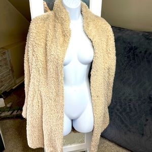 GUC Marvin Richards faux fur coat